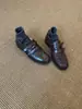 Sapatos baixos de couro femininos versáteis estilo britânico com velcro, novos mocassins slip-on de outono 2026 para mulheres