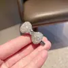 Presilha de Bico de Pato Rosa de Cristal Exquisita e Compacta para Franja, Mini Grampo de Cabelo de Alta Qualidade, Presilha Lateral de Bico de Pato