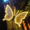 Iluminación cultural y turística: Luces de mariposa dinámicas e iluminadas para parques y céspedes exteriores, con diseños realistas de mariposas e insectos