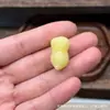 Cera de Abeja de Segunda Generación Cacahuete Caqui Amuleto de la Suerte Goteo Pequeño DIY Abalorio Budista Joyería Accesorio Cadena de Teléfono Pulsera Colgante