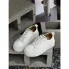 Primeira Camada Couro Bovino Solado Grosso Aumento de Altura Sapatos Brancos Femininos Outono 2026 Novo Cadarço Leve Sapatos de Plataforma Sapatos Casuais Esportivos Femininos