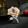 Elegante Broche de Traje de Rosa Estilo Reina Lujo Ligero Moda Otoño Invierno Versátil Broche de Pin Floral