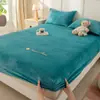 Lençol de Elástico de Veludo de Leite com Lã, Novo Modelo de Inverno, Lençol de Elástico Simples de Cor Sólida Quente, Peça Única, Conjunto de Três Peças de Lençol de Elástico para Dormitório Estudantil