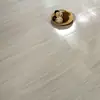 Suelo Laminado Compuesto Reforzado, Imitación Madera Maciza, Impermeable y Resistente al Desgaste, Adecuado para Uso Residencial, Calefacción por Suelo Radiante Interior, 12 mm, Estilo Minimalista Nórdico