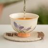 Taza Maestra de Flor de Iris Esmaltada Beige del Fabricante, Taza Cerámica de Pie Alto, Taza de Té Pequeña Exquisita, Juego de Té Kung Fu para Oficina