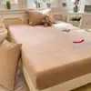 Lençol de Elástico de Veludo de Leite com Lã, Novo Modelo de Inverno, Lençol de Elástico Simples de Cor Sólida Quente, Peça Única, Conjunto de Três Peças de Lençol de Elástico para Dormitório Estudantil