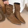 Botas de Caballero de Moda Retro con Tacón Grueso, Punta Puntiaguda de Dos Vías, Hebilla de Gamuza, Versátiles, Adelgazantes, Largas, Otoño/Invierno 2026