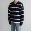 Suéter de Punto Rayado Cuello en V Estilo Coreano para Hombre Estilo Old Money Retro de Alta Gama Suéter de Otoño e Invierno Moda Transfronteriza Venta al por Mayor de Fábrica