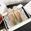 Zapatos slip-on transpirables, absorbentes del sudor, elegantes, estilo británico 2026, modernos, para jalar, nicho, para combinar con faldas, zapatos de suela plana antideslizantes franceses para mujer
