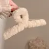 Presilhas de cabelo de pelúcia para outono e inverno para mulheres, acessórios de cabelo de luxo leve e de alta qualidade, presilhas elegantes para penteados presos, presilhas tipo tubarão estilo coreano para a parte de trás da cabeça