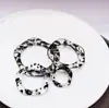 Resina amarilla transparente con puntos verdes y negros, hebilla decorativa de forma irregular para traje de baño