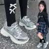 Zapatos deportivos para niños con superficie de piel, unisex, con cierre de velcro, nuevos zapatos casuales de otoño para niños, suela suave, zapatos de papá antideslizantes