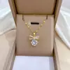 [Acero de Titanio] Conjunto de Collar y Pendientes de Mariposa Microincrustados Lujo Ligero Personalidad Microincrustada Elegante Combinación de Pendientes y Collar para Banquetes
