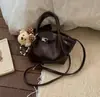Bolsa Saco Tendência de Nicho 2025 Nova Moda Estilo Coreano Bolsa de Ombro com Toque de Luxo Versátil Bolsa Transversal para Mulheres