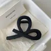 Presilha de Cabelo para Mulheres com Cabelo Fino, Penteado Semi-Preso, Novo Modelo 2026, Toque de Luxo, Presilha de Tubarão de Tamanho Médio, Presilha de Cabelo para a Parte de Trás da Cabeça