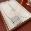 Bolsa Pequena Colar com Corrente de Cobra, Corrente Longa para Suéter Estilo Cool Personalizado, Colar de Temperamento High-End da Moda Nicho Atacado