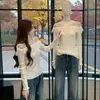Novo Suéter de Malha Patchwork de Renda Off-Shoulder Elegante para Mulheres, Outono/Inverno 2026, Tamanho Plus, Top Versátil e Emagrecedor