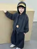 Conjunto Primavera y Otoño para Niños 2225 Nuevo Estilo Coreano Chaqueta Infantil Conjunto de Tres Piezas para Niño Pequeño con Pantalones de Linterna