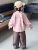 Conjunto de Ropa de Otoño para Niños 2026 Nuevo Estilo Coreano Infantil Súper Elegante Conjunto Deportivo de Dos Piezas para Primavera y Otoño para Niños Pequeños