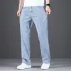 Estilo Novo de Verão 2026 Estilo de Negócios Jeans de Cor Clara para Homens, Calça Longa Casual Versátil Solta Reta com Elastano