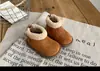 Sapatos Birkenstock para Meninas 2025 Inverno Botas Curtas Infantis Botas de Camurça Estilo Coreano Espessadas Moda Botas de Veludo para Bebê Segunda Camada de Algodão
