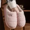 Chinelos simples de algodão com lã de cordeiro para outono e inverno, adequados para homens e mulheres, com solas grossas para uma sensação confortável, quentes e felpudos, chinelos felpudos de casal para casa