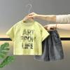 7913 Roupa de Verão para Meninos 2026 Novo Estiloso Shorts Jeans Infantil Conjunto de Duas Peças Estilo Coreano para Bebê Tendência