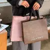 2026 Novo Tecido Não Tecido Espessado Sacolas de Loja de Roupas Embalagem de Roupas Femininas Embalagem de Presente Sacolas de Compras Atacado