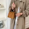 Bolso Tejido Retro Transfronterizo Bolso Tote Pequeño para Mujer 2026 Nuevo Bolso Cubo de Nicho Bolso Cruzado Simple de un Solo Hombro