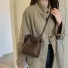 Bolsa Saco com Cordão Estilo Retrô Verão 2026 Grande Capacidade Versátil para o Dia a Dia Ombro Transversal Bolsa Feminina de Alto Padrão