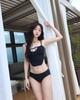 Maiô Coreano Preto Simples com Fenda para Menina de Seios Pequenos Top Tubinho Recortado com Alça Biquíni Triângulo Desejo Puro Feminino