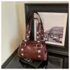 Bolsa de Axila Fashion com Rebites para Mulheres, Novo Estilo, Sensação de Alto Padrão, Luxo Leve, Bolsa Boston Retrô, Bolsa de Ombro Único Versátil para o Dia a Dia
