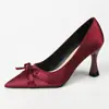 Primeiro Encontro: Sapatos rasos elegantes estilo francês com laço e bico fino, saltos agulha femininos, sapatos de noiva, sapatos para damas de honra, saltos altos formais