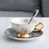 Juego de Café de Porcelana de Hueso de Lujo con Bordes Dorados Estilo Pintura a Tinta Transfronteriza con Tazas, Platillos, Cafetera Grande, Juego para Té de la Tarde, Té de Hierbas y Juego de Cristalería