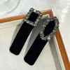 Presilha de Cabelo Bb de Veludo Preto com Strass, Elegante e Versátil para Mulheres