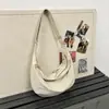 Bolsa de Lona Casual Simples Leve Estilo Japonês Feminina Grande Capacidade Transversal de Alça Larga Versátil Tendência Bolsa Meia-Lua Bolinho Novo Estilo