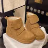 Botas de neve femininas estilo coreano, nova coleção outono/inverno 2026, forradas com fleece e espessadas para aquecimento, com fechos de velcro, botas curtas versáteis estilo Birkenstock e sapatos grandes de algodão