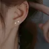 Pendientes Cuadrados Mini Versátiles de Circonita Blanca y Negra, Exquisitos, Compactos, Pendientes Geométricos Simples para el Cartílago
