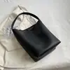 Bolso de Gran Capacidad 2026 Nueva Moda Bolso de Hombro Simple para Viajes Diarios Estilo Coreano Casual Retro Bolso Tipo Cubo de Mano