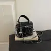 Bolsa quadrada pequena com corrente cravejada de diamantes estilo coreano de luxo leve para mulheres, bolsa de mão casual versátil, bolsa de ombro e transversal elegante para o dia a dia