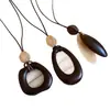 Colar pingente oval irregular artístico vintage para mulheres, design de nicho com um toque de luxo, corrente para suéter, acessório de luxo leve
