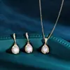 Set de Collar con Colgante de Gancho para Oreja con Perla de Imitación de Concha y Circonita Micropavimentada Cadena para Clavícula de Dama Elegante