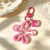 Llavero de flor grande y ondulada, colorido, estilo Ins, acrílico, flor hueca, cadena para teléfono, accesorio de bolsa, colgante de corazón, DIY