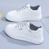 Zapatillas Blancas para Mujer 2026 Estilo Caliente Primavera Nuevas de Moda Suela Gruesa Zapatos Casuales Zapatos Deportivos de Plataforma Zapatillas Versátiles