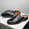 Verão 47 Tamanho Grande 48 Baotou Meio Chinelos Sapatos Masculinos Padrão Crocodilo Antiderrapante Sapatos Preguiçosos Britânicos Sapatos Casuais Sapatos de Couro Personalizados