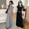 Conjunto Cinza Estilo Francês Novo para Meninas 2026, Vestido Longo Simples de Manga Curta, Conjunto de Duas Peças Slim Fit para Crianças Maiores, Moderno e Elegante