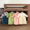 Camiseta Base de Algodón para Bebé de Primavera y Otoño para Niños y Niñas, Top de Manga Larga de Color Sólido, Camiseta Casual Holgada con Cuello Redondo para Niños