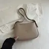 Bolsa de Design de Nicho em Forma de Meia-Lua, Bolsa Personalizada com Nova Textura, Bolsa Feminina com Laço Estilo Retrô para Ombro/Transversal