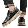Sapatos masculinos de workwear estilo britânico retrô, nova moda masculina outono 2026, versáteis e modernos, tênis casuais de sola grossa