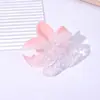 Grande Garra de Cabelo de Frangipani de 8cm com Cor Gradiente Translúcida, Novo Estilo de Alta Qualidade Presilha Shark para Coque Feminino Acessório de Cabelo Transfronteiriço